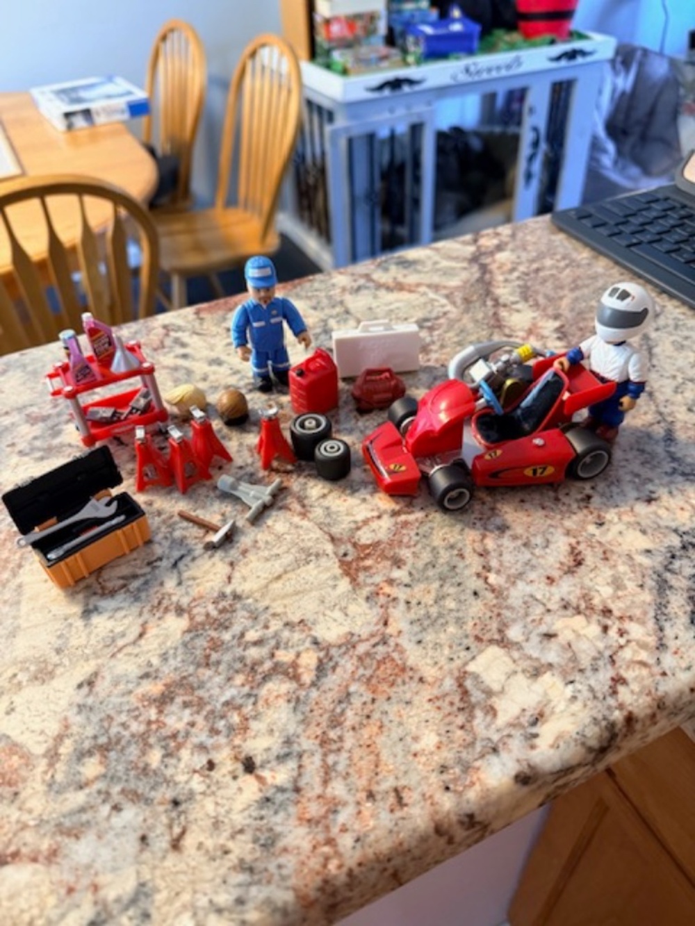 Mighty World Racecar and Pit crew playset